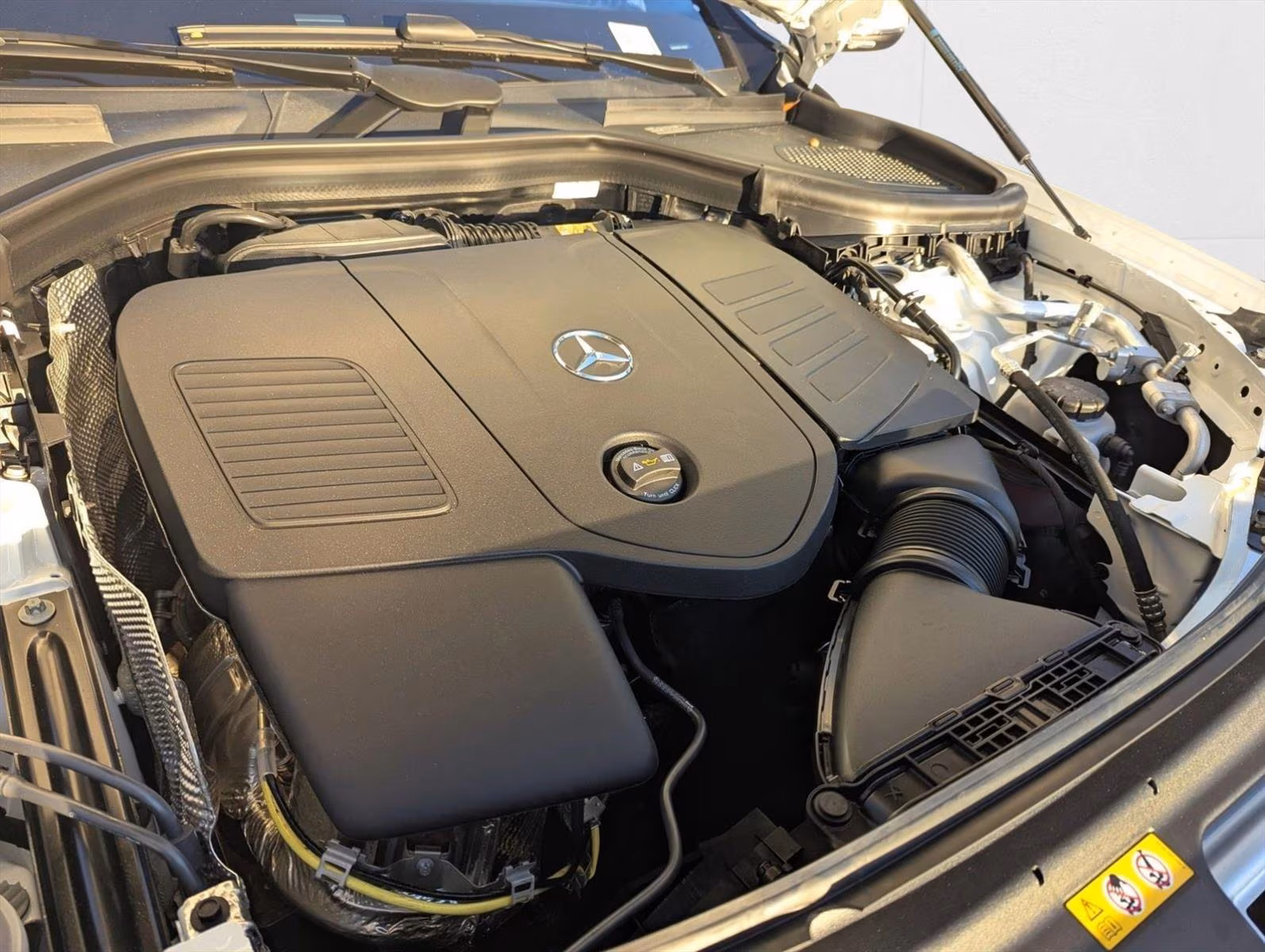 
								Mercedes-Benz full									