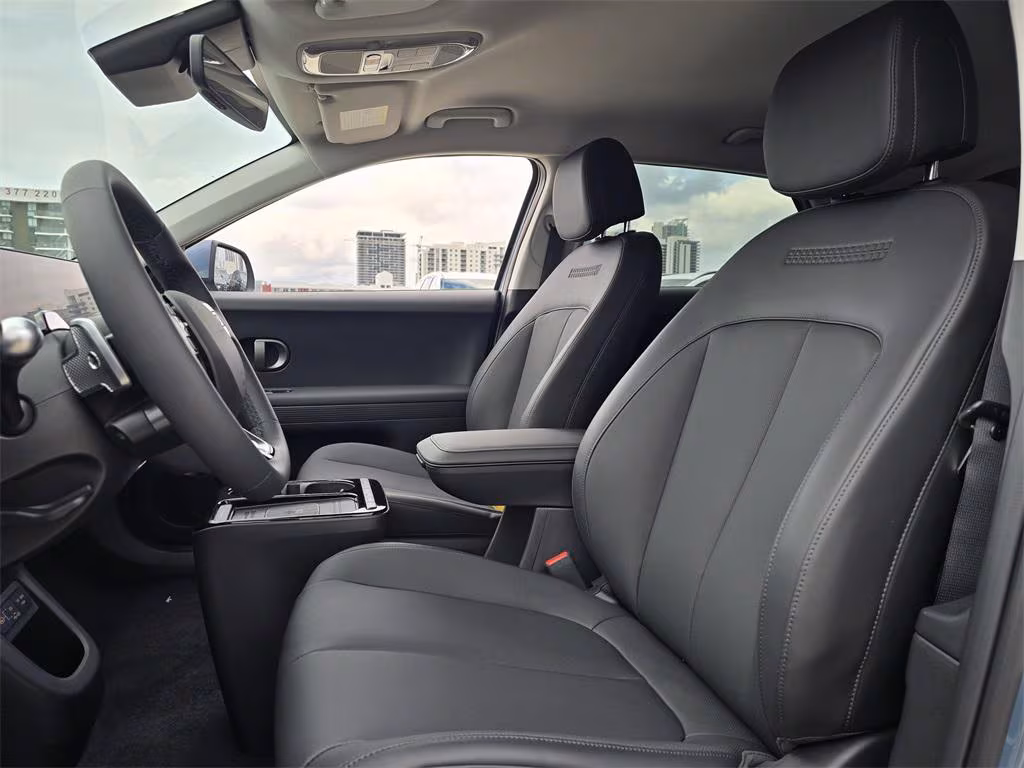 
								New 2025 Hyundai IONIQ 5 SEL full									